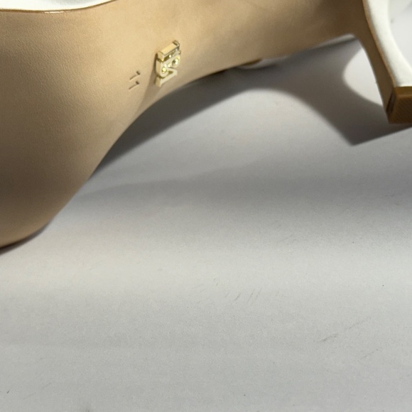 Badgley Mischka Caitlyn Heels Size 11 White Satin Pearl Embellished Ankle Strap - Picture 10 of 12